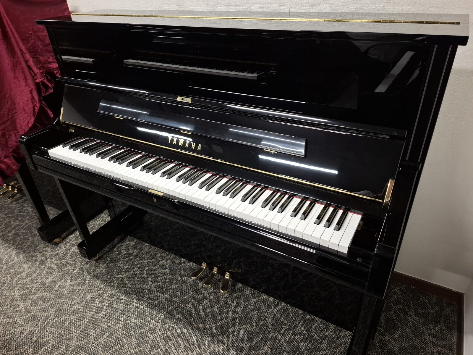 Yamaha U1 Upright Piano