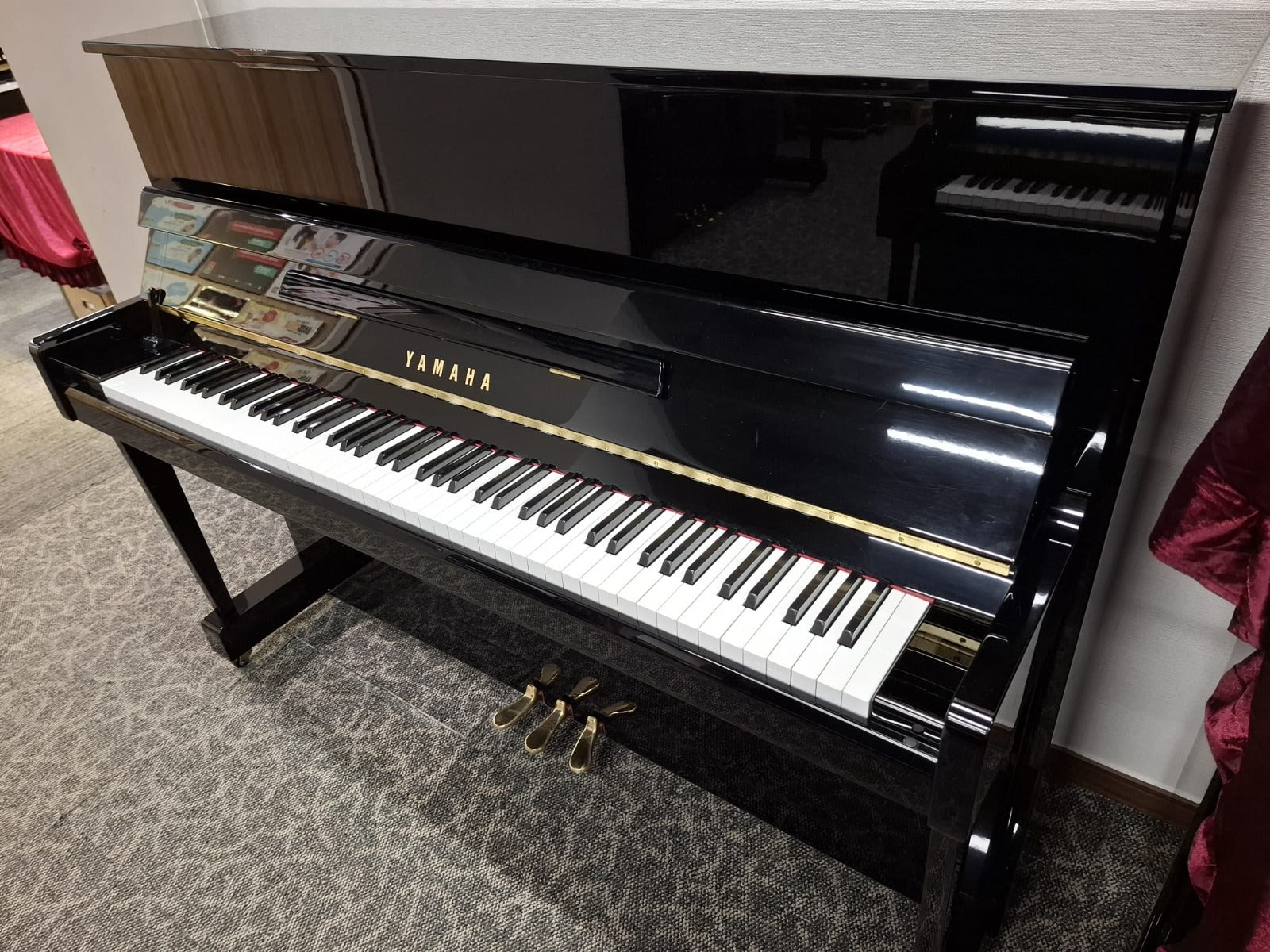 Yamaha YS1 Upright Piano
