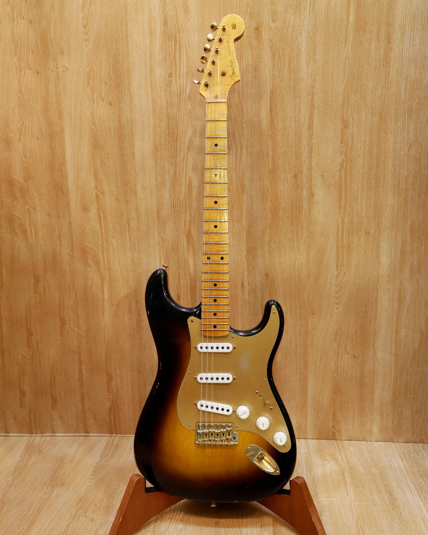 Fender Custom Shop Limited-edition '55 Bone Tone Stratocaster