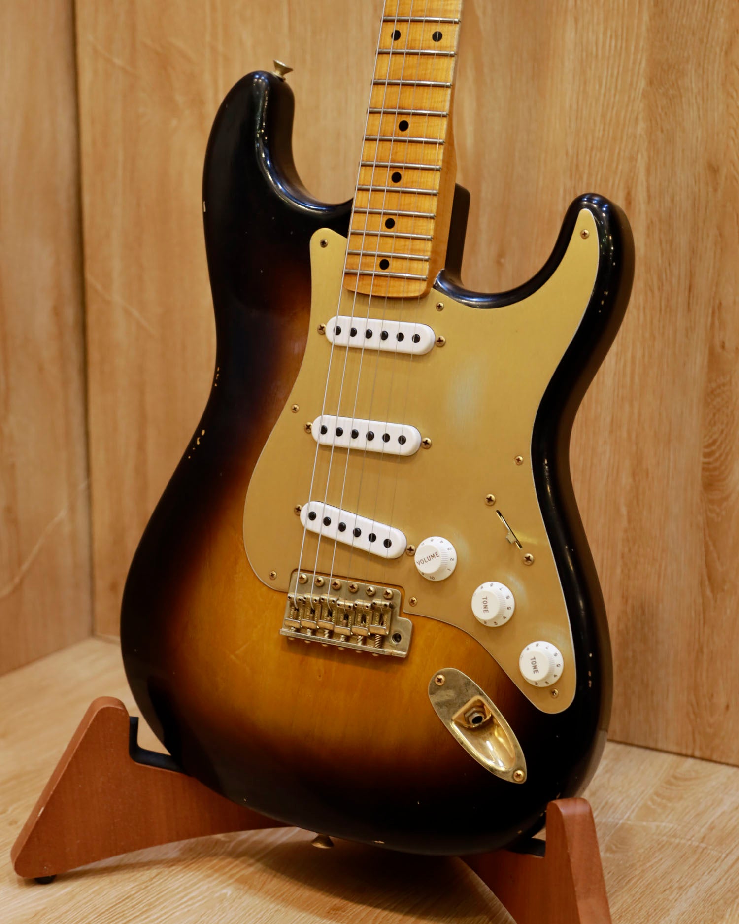 Fender Custom Shop Limited-edition '55 Bone Tone Stratocaster Relic - Wide-Fade 2-color Sunburst