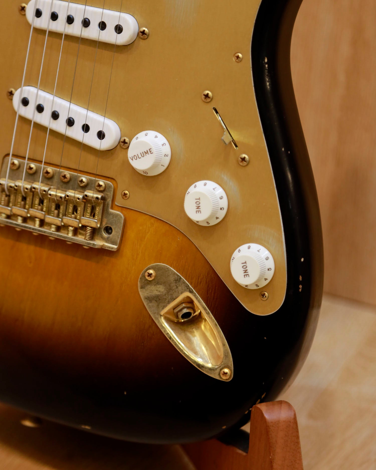 Fender Custom Shop Limited-edition '55 Bone Tone Stratocaster Relic - Wide-Fade 2-color Sunburst