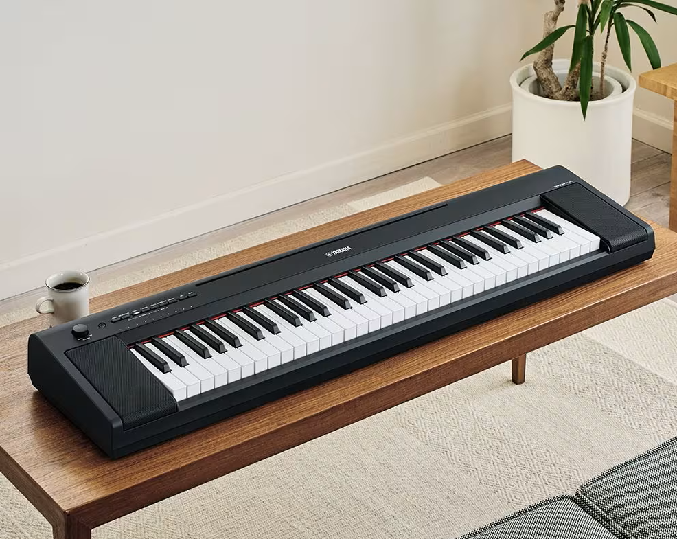 Yamaha Piaggero NP-15 Portable Keyboard (with AC Adaptor) — Tom Yamaha Piaggero NP-15 Portable Keyboard (with AC Adaptor) — Tom