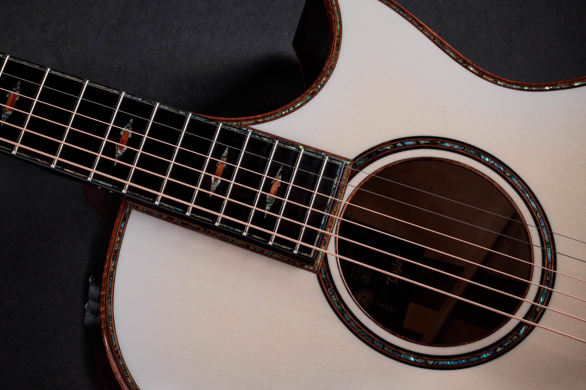 Taylor C12ce 12-Fret B6006 – Grand Concert, Lutz Spruce/Quilted Big Leaf Maple