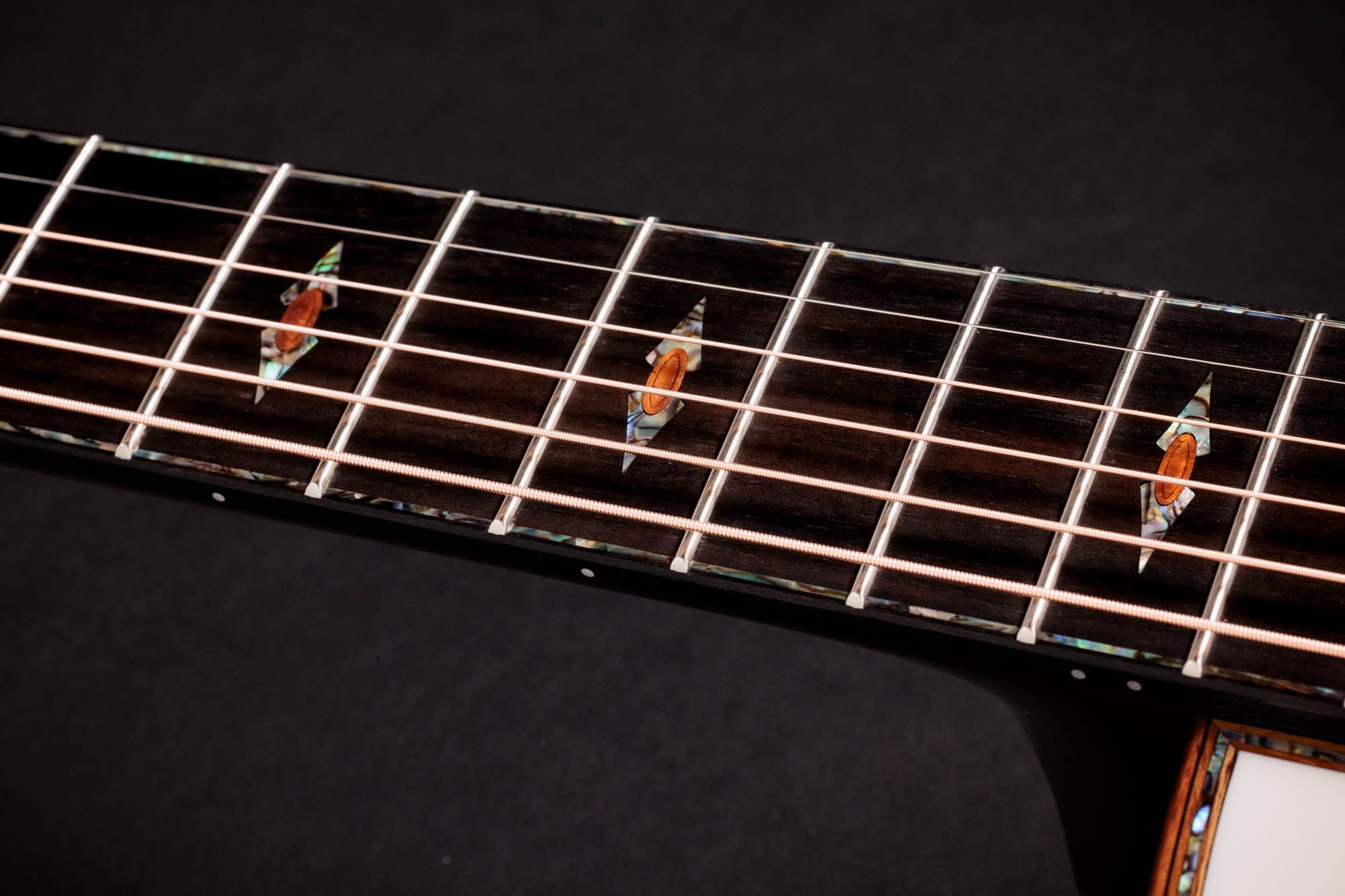 Taylor C12ce 12-Fret B6006 – Grand Concert, Lutz Spruce/Quilted Big Leaf Maple