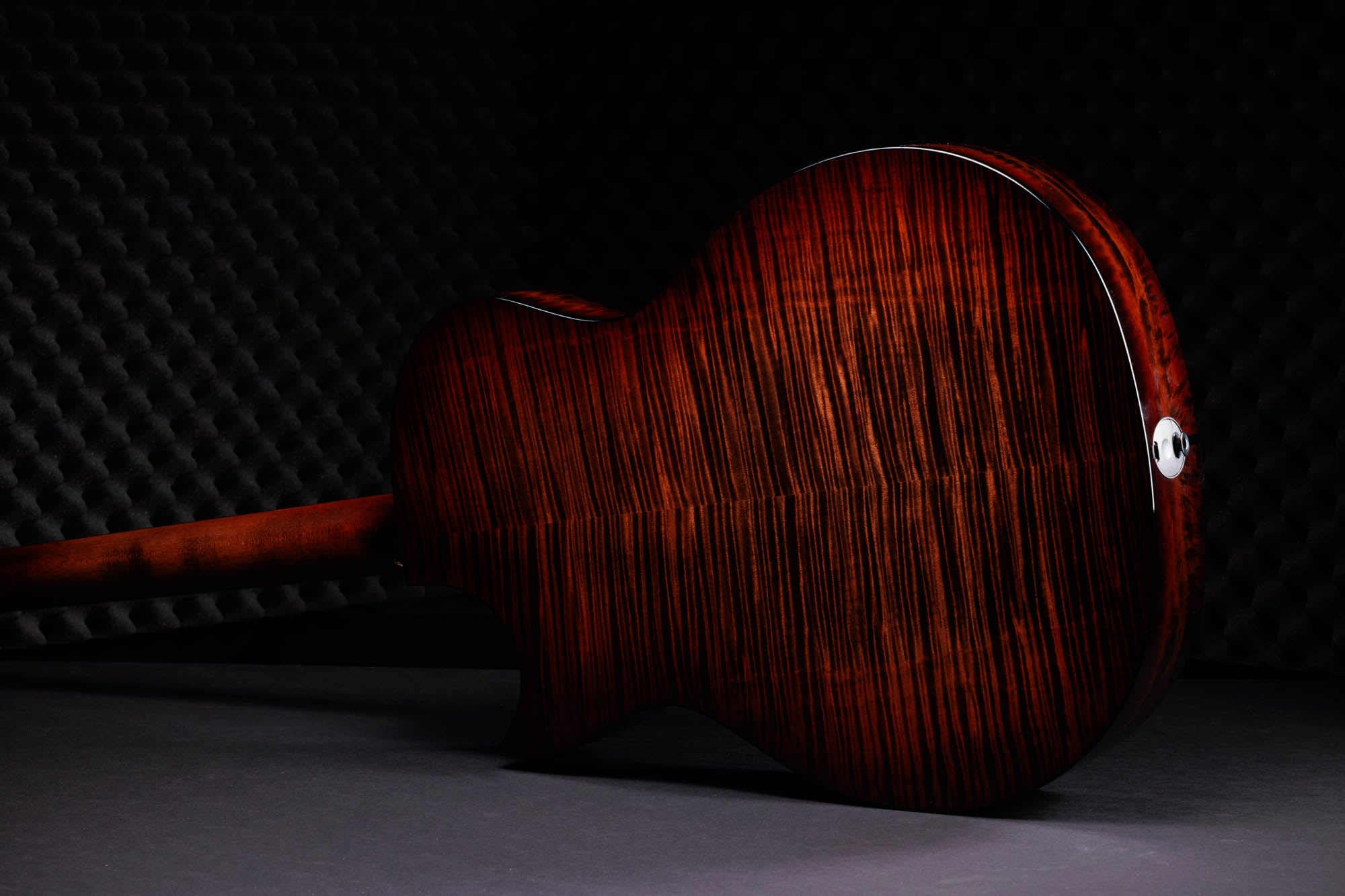 Taylor C14ce B5004 – Grand Auditorium, Torrefied Sitka Spruce/Figured Big Leaf Maple