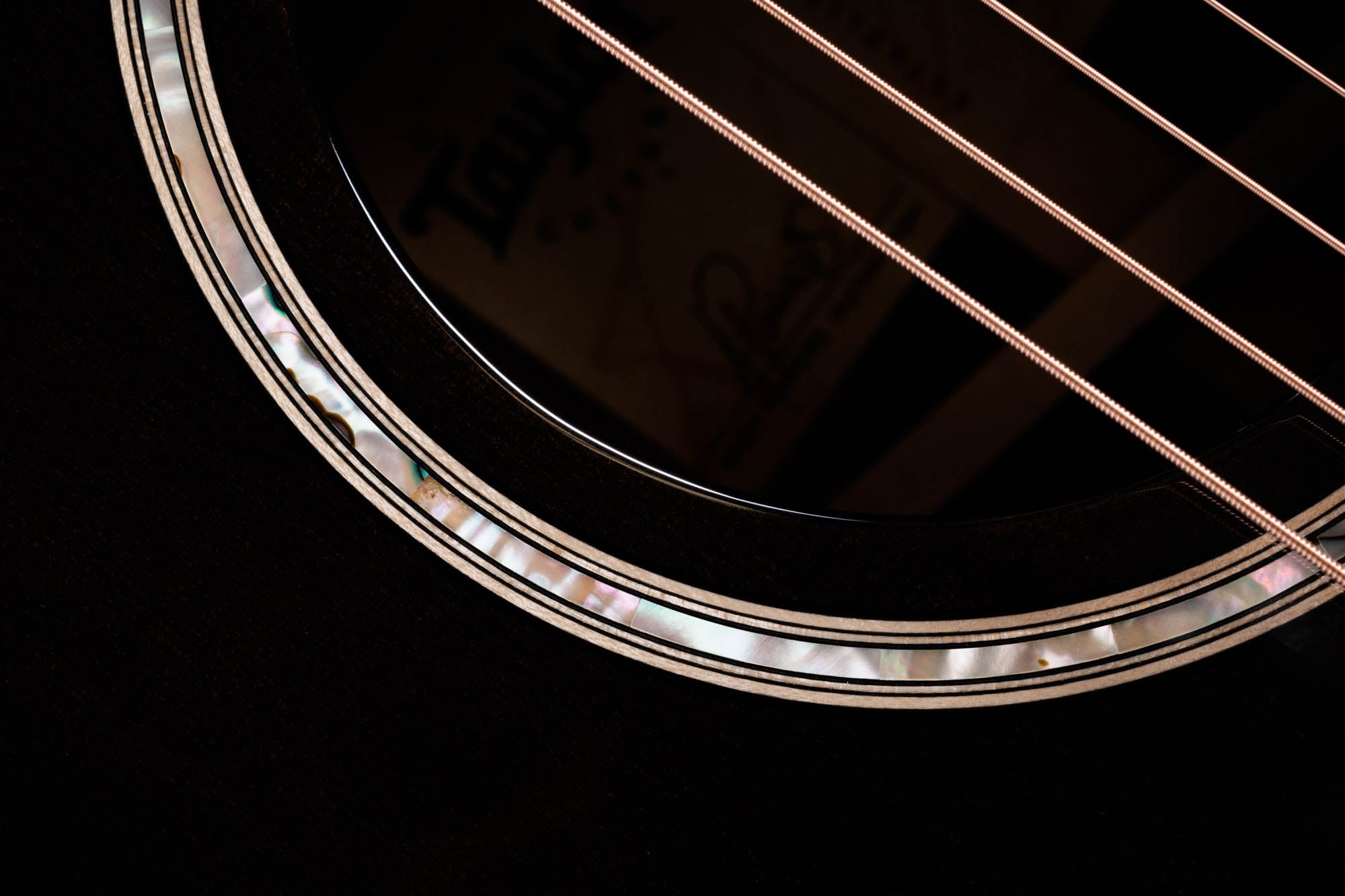 Taylor C14ce B5004 – Grand Auditorium, Torrefied Sitka Spruce/Figured Big Leaf Maple