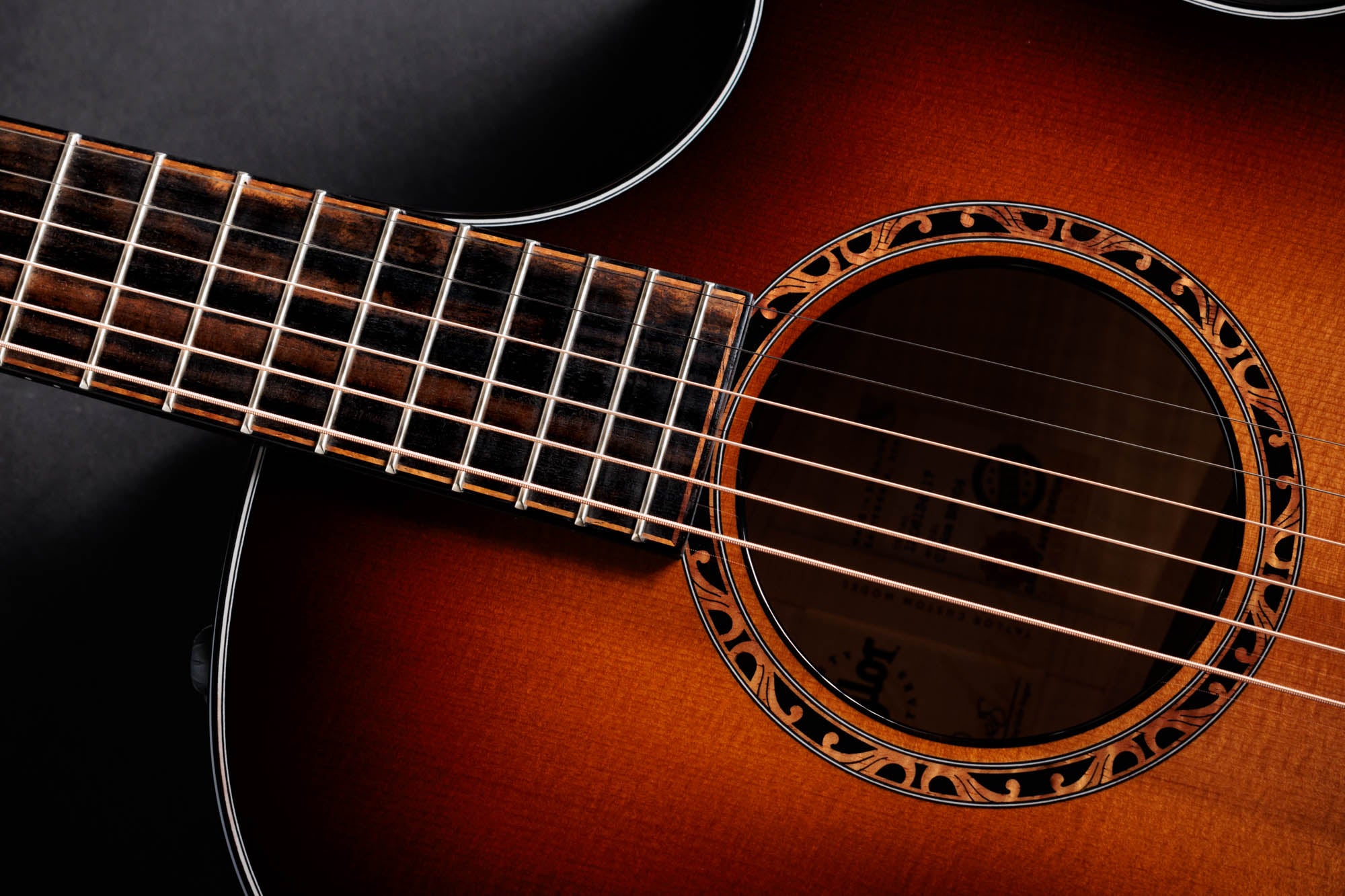 Taylor C14ce B5004 – Grand Auditorium, Torrefied Sitka Spruce/Figured Big Leaf Maple