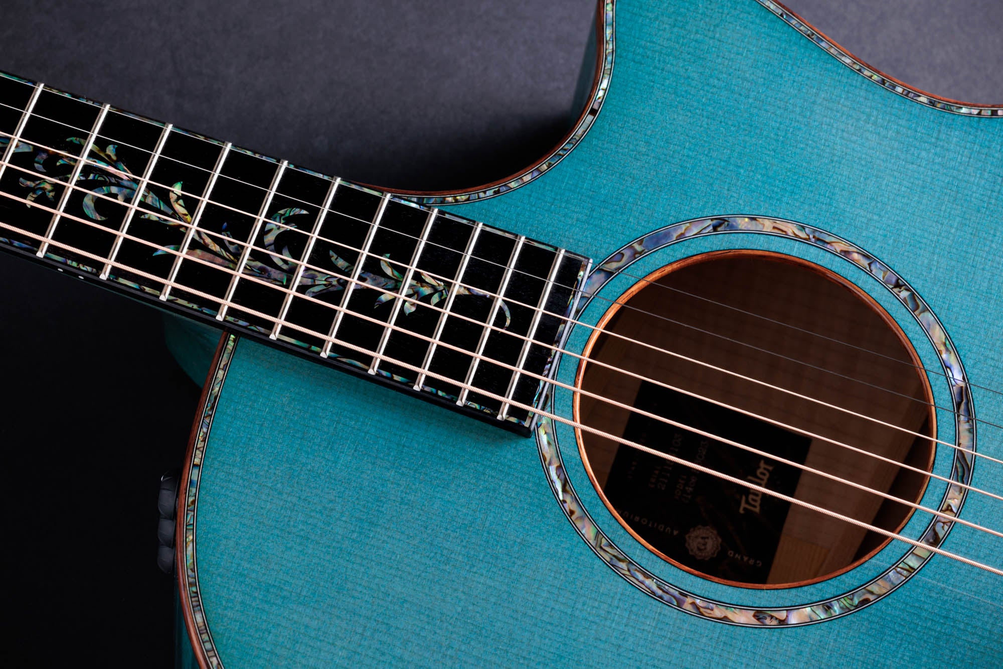 Taylor C14ce B6023 – Grand Auditorium, Lutz Spruce/Figured Big Leaf Maple