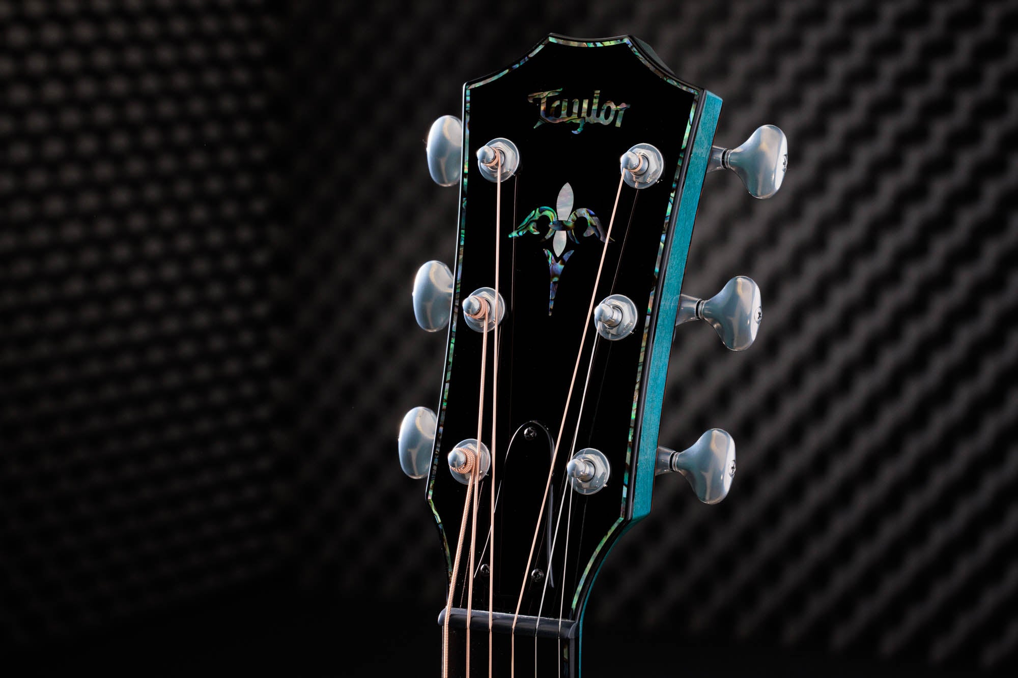 Taylor C14ce B6023 – Grand Auditorium, Lutz Spruce/Figured Big Leaf Maple