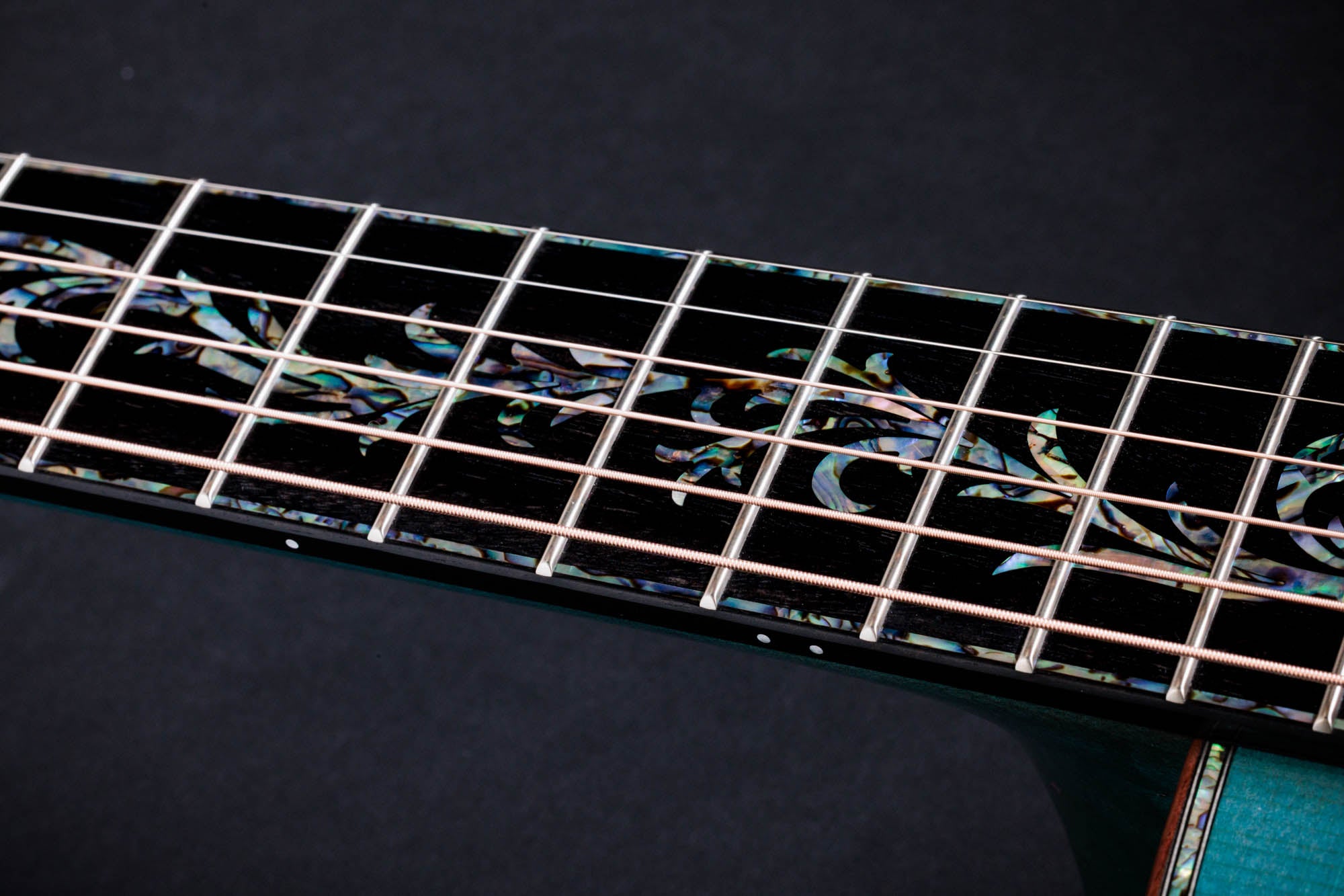 Taylor C14ce B6023 – Grand Auditorium, Lutz Spruce/Figured Big Leaf Maple