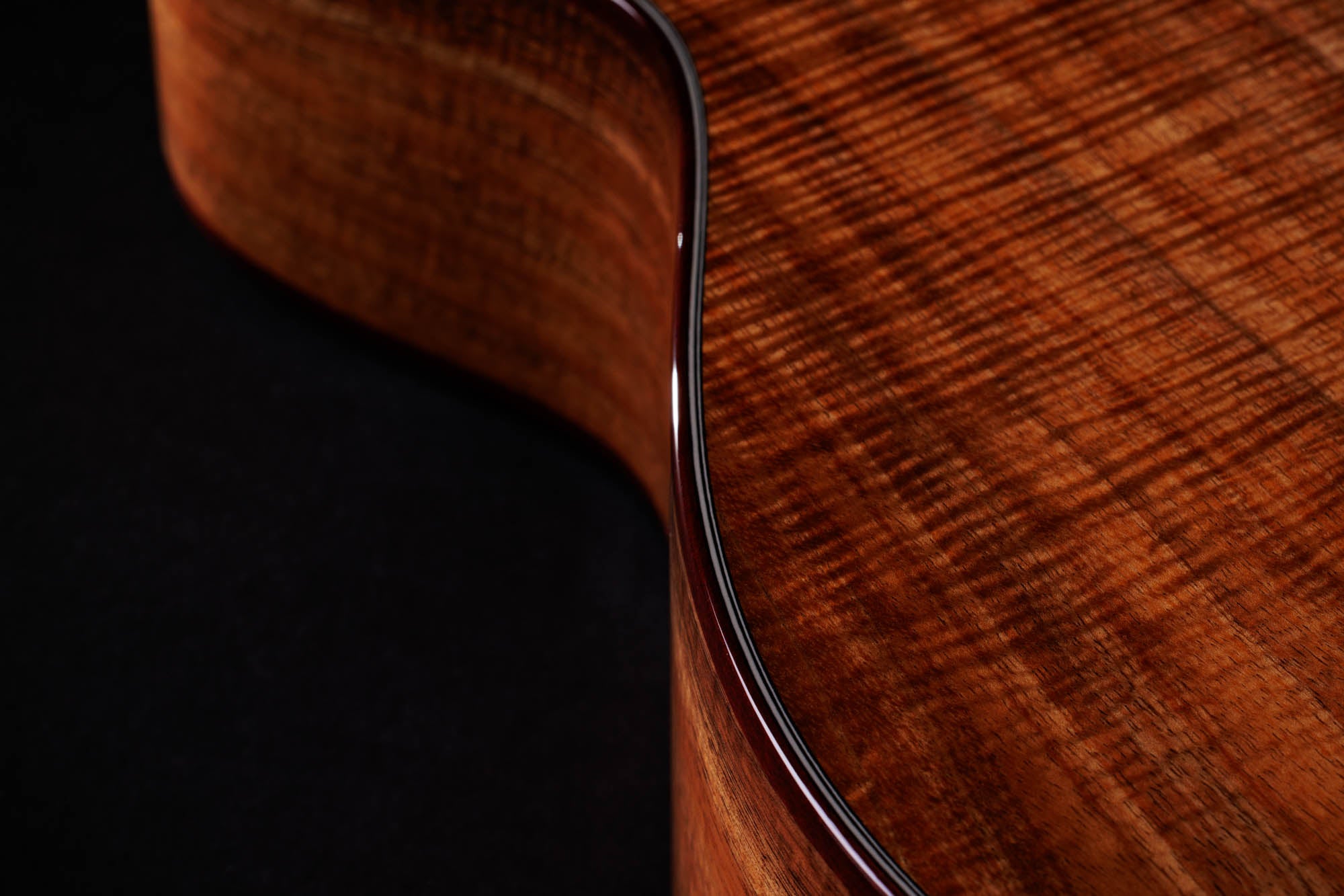Taylor C22e 12-Fret B5040 – Grand Concert, AA-Grade Hawaiian Koa/AA-Grade Hawaiian Koa