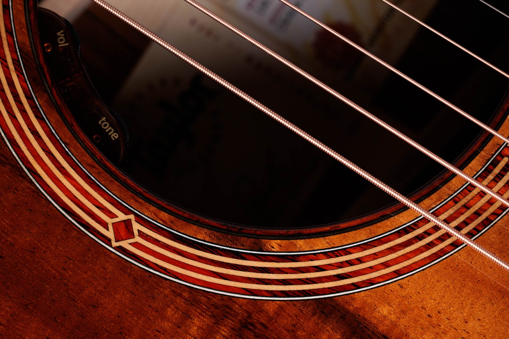 Taylor C24ce B5013 – Grand Auditorium, Figured Hawaiian Koa/Indian Rosewood