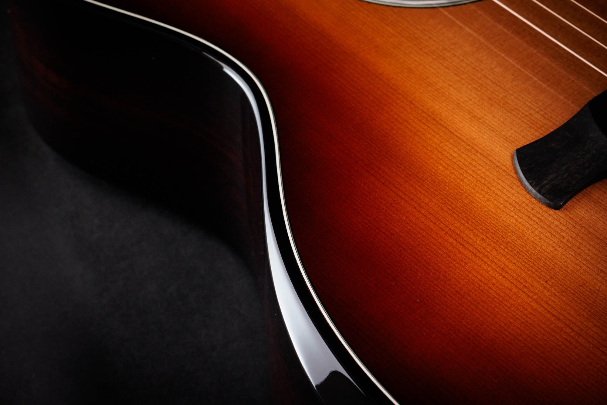 Taylor C14ce C0798 – Grand Auditorium, Striped Western Red Cedar/Mahogany