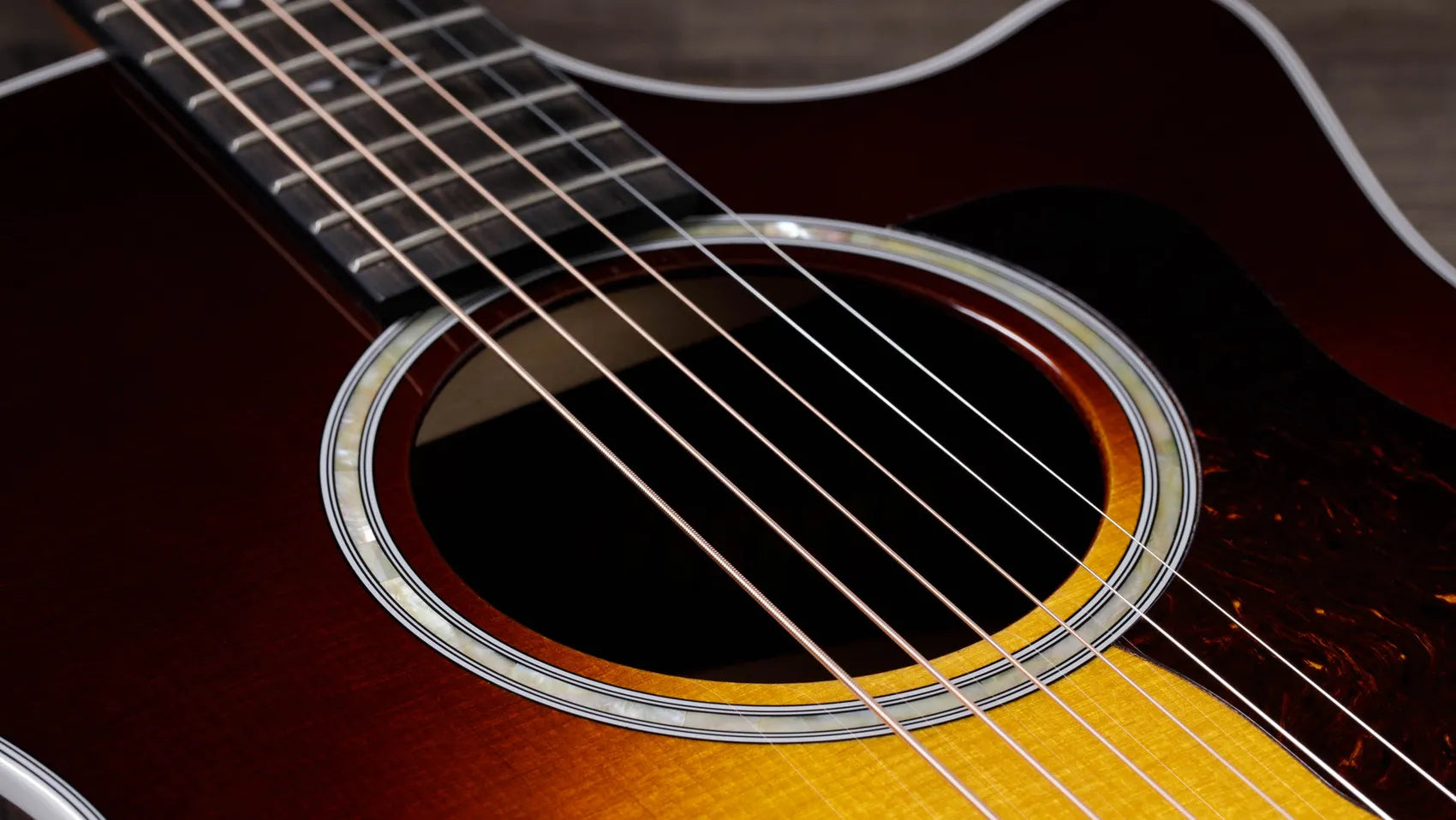 Taylor 414ce Tobacco Sunburst