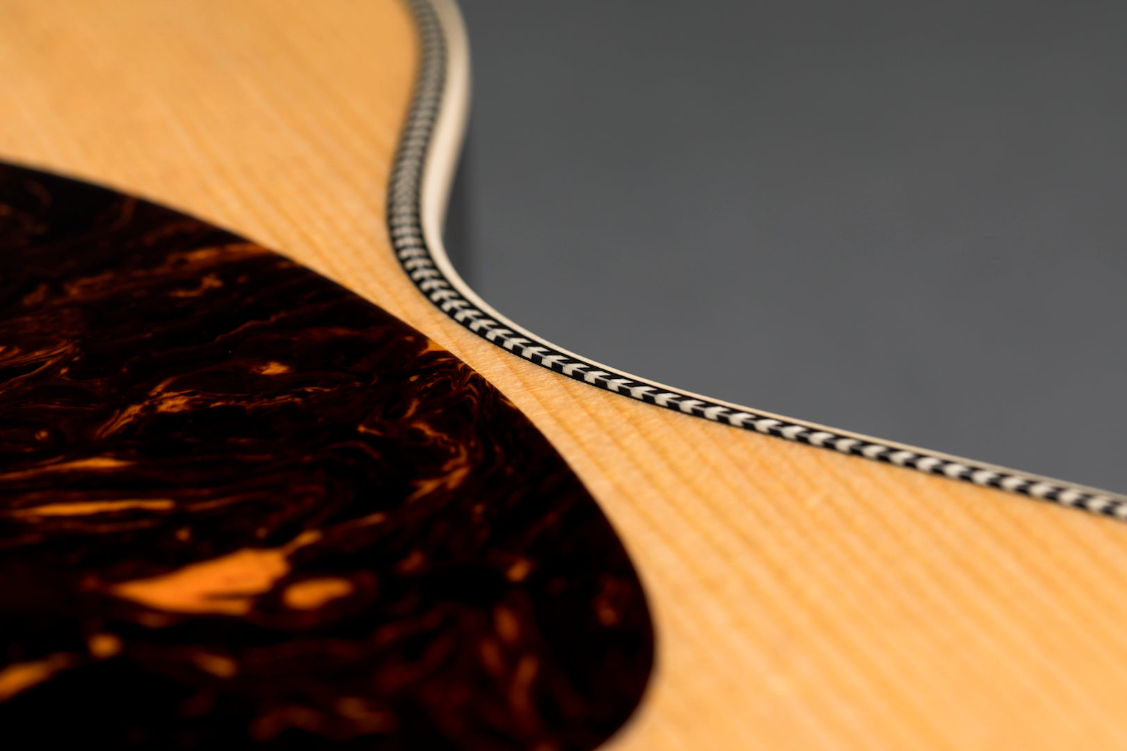 C. F. Martin OM-28E Modern Deluxe Electric Acoustic Guitar (with electronics)木結他