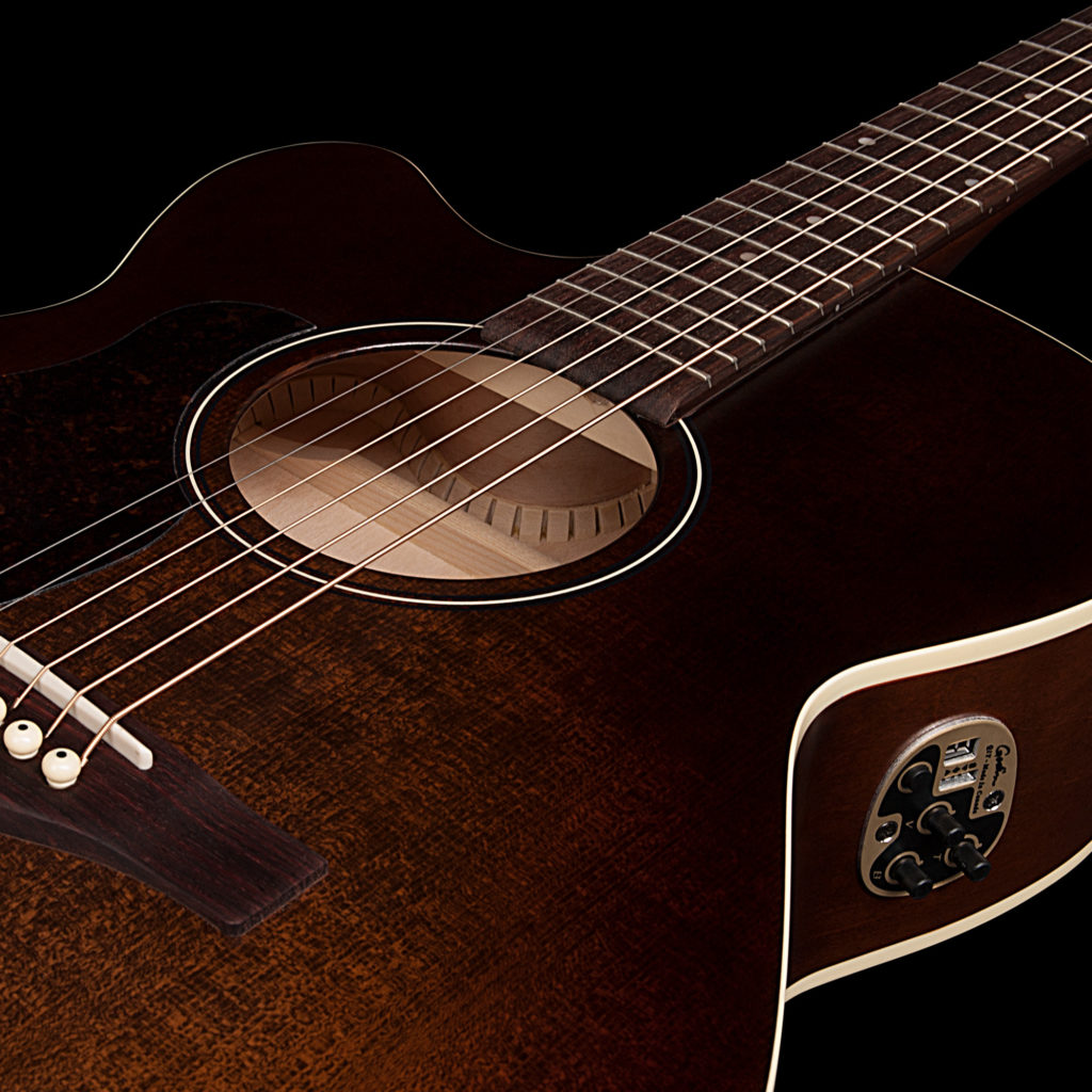 Art & Lutherie Legacy CW Left Bourbon Burst QIT (042715)木結他