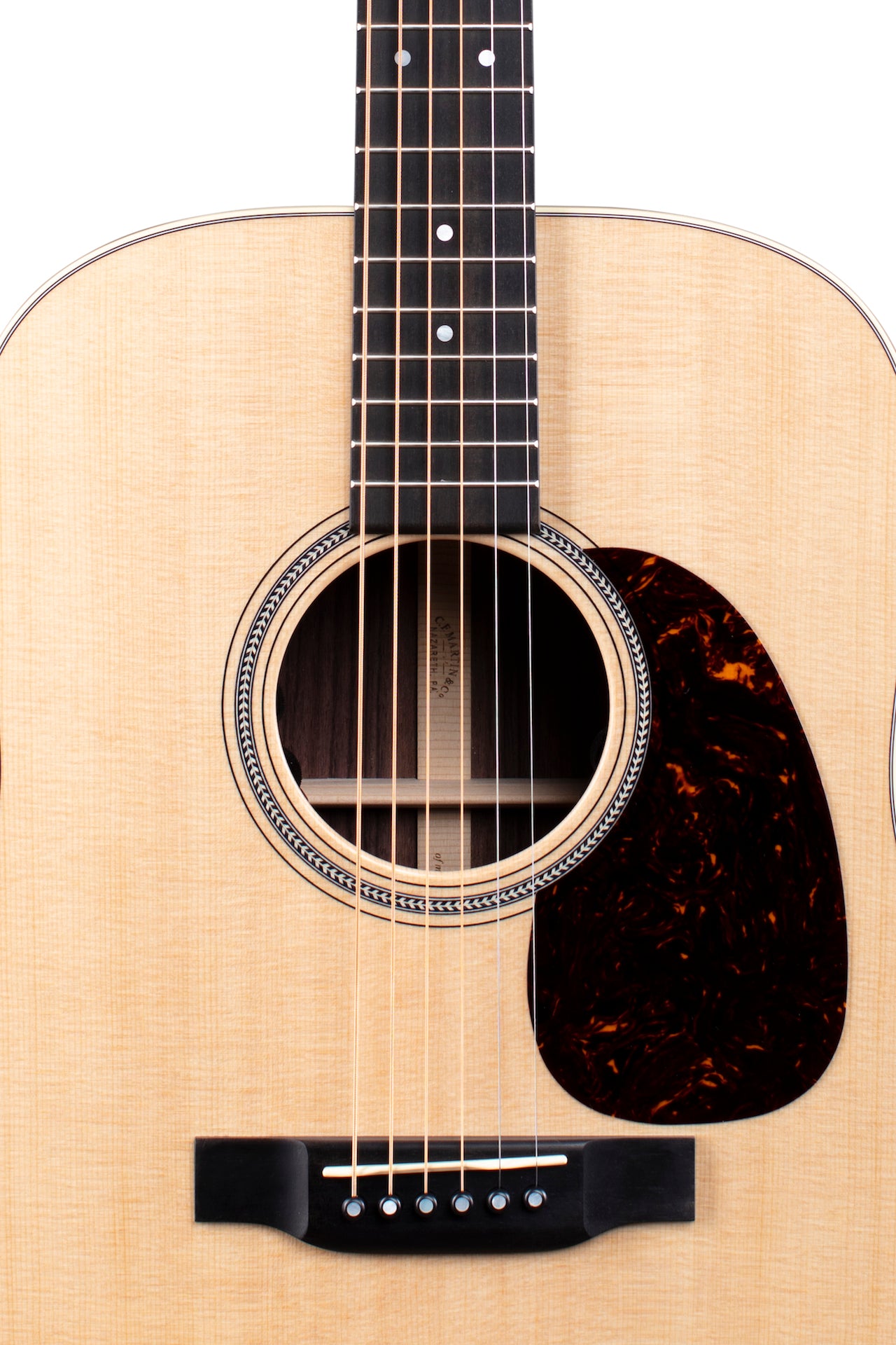 C. F. Martin D-16E Electric Acoustic Guitar (D16E01 - Rosewood)木結他