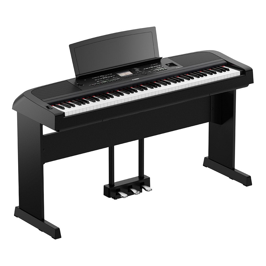 Yamaha DGX-670 Digital Piano (with Pedal And Free Headphones, AC Adaptor )